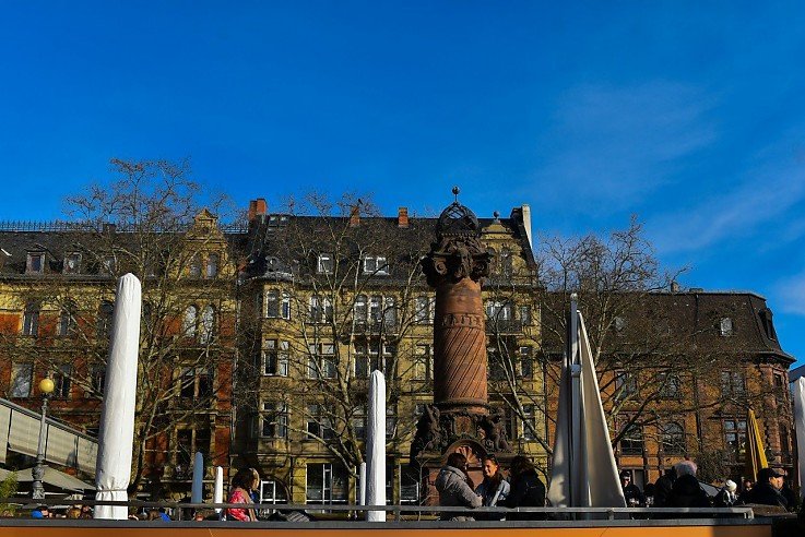 Foto Sanierung und Immobilienverkauf in Wiesbaden: Erfahren Sie, woran Sie einen Makler mit Sanierungsverständnis erkennen, welche Unterlagen wichtig sind und wann sich Maßnahmen vor dem Verkauf wirklich lohnen. Foto Sanierung und Immobilienverkauf in Wiesbaden: Erfahren Sie, woran Sie einen Makler mit Sanierungsverständnis erkennen, welche Unterlagen wichtig sind und wann sich Maßnahmen vor dem Verkauf wirklich lohnen.