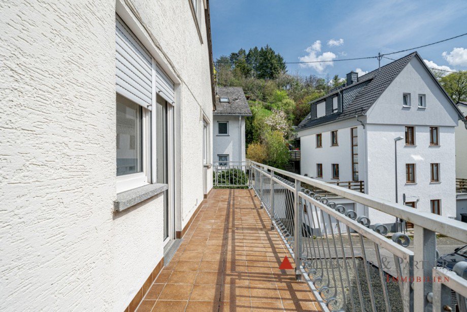 Balkon Doppelhaush�lfte Wiesbaden