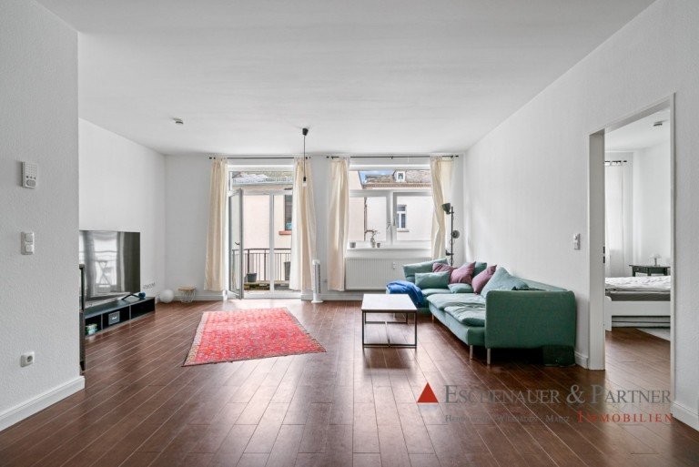 Wohnzimmer Wiesbaden Etagenwohnung Charmante 2-ZKB mit Einbauk�che und Balkon in zentraler Wohnlage von Wiesbaden