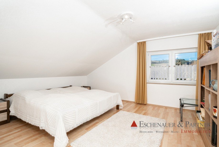 Schlafzimmer DG-WHG Einfamilienhaus Sch�nbrunn