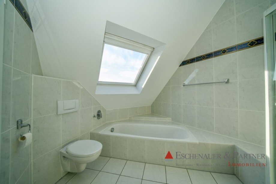 Bad Dachgeschosswohnung Schwetzingen