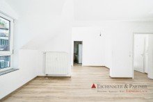 Wohnzimmer Gem�tliche Dachgeschoss-Maisonette-Wohnung mit Balkon nahe dem historischen Altstadtkern