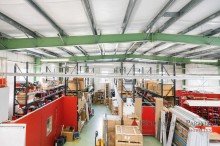 Lager Gepflegtes B�rogeb�ude mit Lager-/ Montagehalle im Gewerbegebiet  Petersweg  In Mainz Kastel!