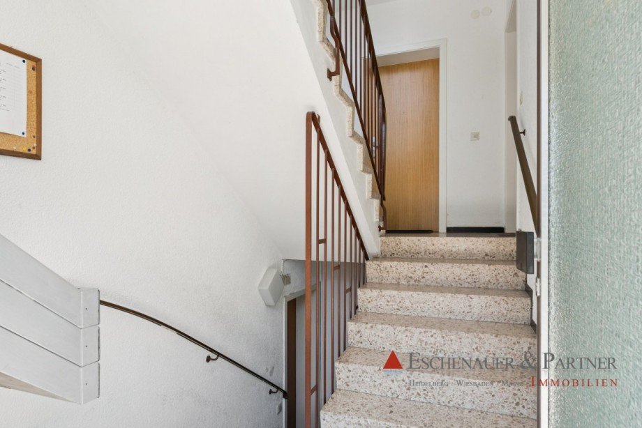 Treppenhaus Haus 1 Mehrfamilienhaus Heidelberg / Ziegelhausen