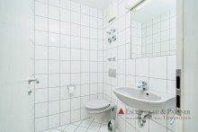 G�ste-WC Gem�tliche Dachgeschoss-Maisonette-Wohnung mit Balkon nahe dem historischen Altstadtkern