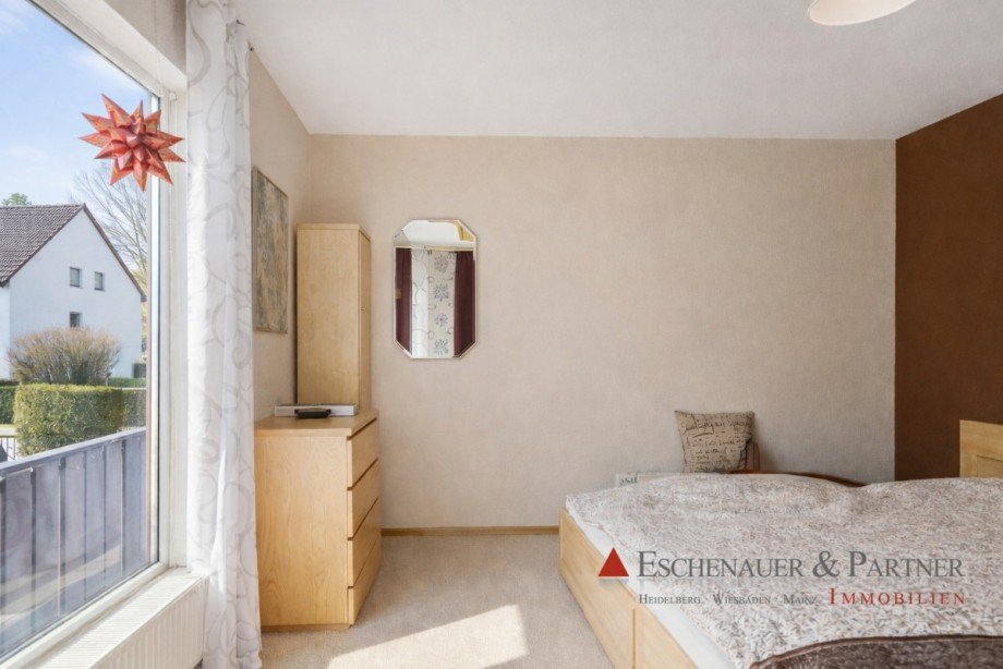 Schlafzimmer OG Reihenmittelhaus Wiesbaden / Erbenheim