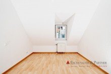 Schlafzimmer Charmante 2 Zimmer Dachgeschosswohnung mit sonnigem Balkon in Eppelheim