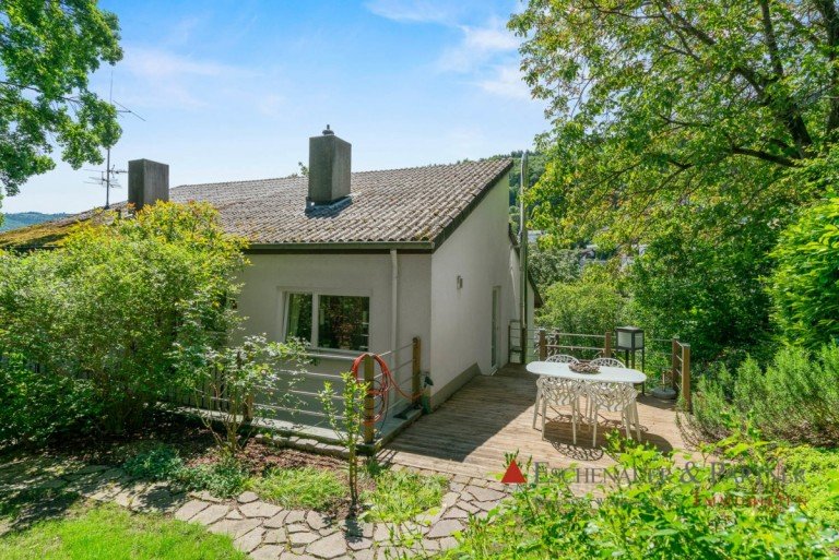 Garten Heidelberg Doppelhaush�lfte Idyllische Wohn-Oase in den sonnigen H�geln von Heidelberg-Ziegelhausen