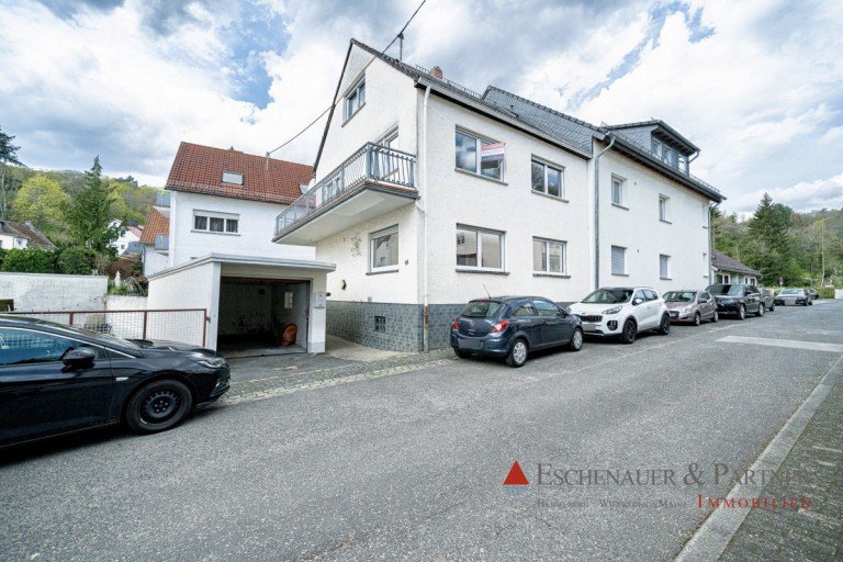Ansicht Wiesbaden Doppelhaush�lfte Gepflegtes Einfamilienhaus in ruhiger Waldrandlage von Wiesbaden-Frauenstein