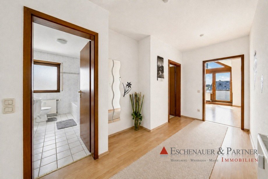 Flur (altes Bild) Dachgeschosswohnung Reilingen