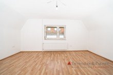 Schlafzimmer (aktueller Zustand) DAS BAUERNHAUS-PROJEKT - Individuelles Einfamilienhaus mit Potential in Heidelberg-Handschuhsheim