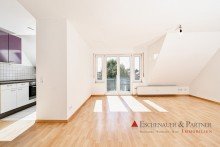 Wohnzimmer Charmante 2 Zimmer Dachgeschosswohnung mit sonnigem Balkon in Eppelheim