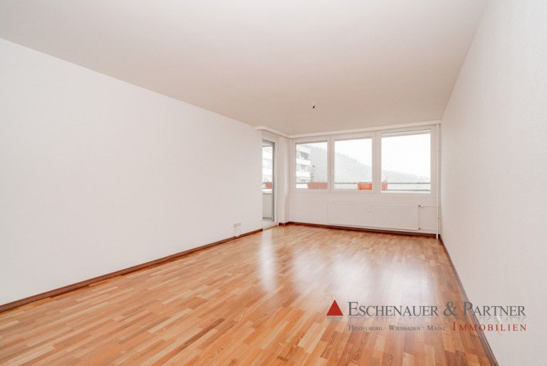 Wohnzimmer Heidelberg Etagenwohnung Gro�z�gige 3 Zimmer-Wohnung mit tollem Ausblick, Sauna, Einbauk�che und TG-Stellplatz.