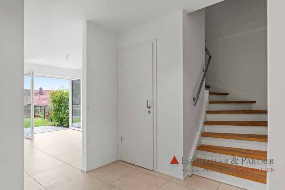 Flur Doppelhaush�lfte Neckargem�nd