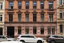 Stra�enansicht Altbaucharme in Bestlage - Stilvolle 2,5-Zimmer-Wohnung mit Balkon in der Heidelberger Weststadt