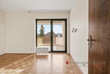 B�ro Ruhige, sch�ne 3 Zimmer Mietwohnung mit traumhaft gro�em Balkon in Auringen!