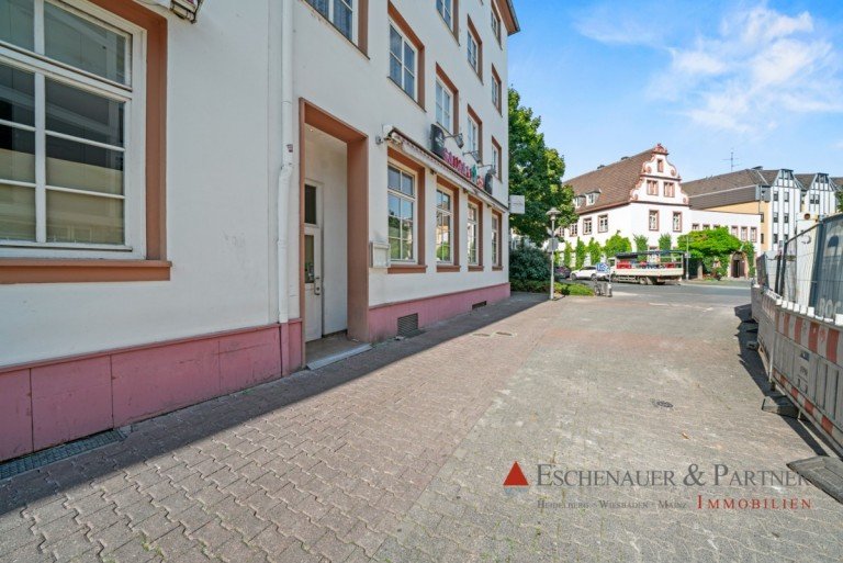 Ansicht Mainz Gastronomie Gastronomiefl�che in sehr guter Lage von Mainz. Zwischen Rhein und Innenstadt mit Au�enbestuhlung!