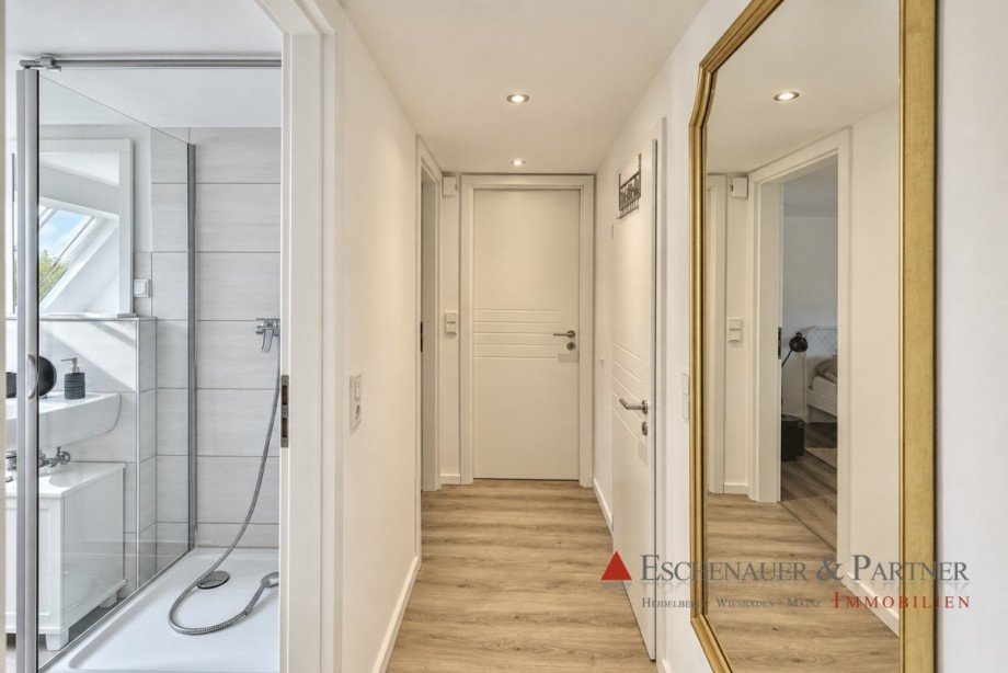 Flur DG Wohnung Haus Eppertshausen