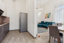 Wohn-/ Essbereich Exklusive Altbauwohnung in Toplage: Stilvolles Wohnen im Herzen von Heidelberg-Bergheim