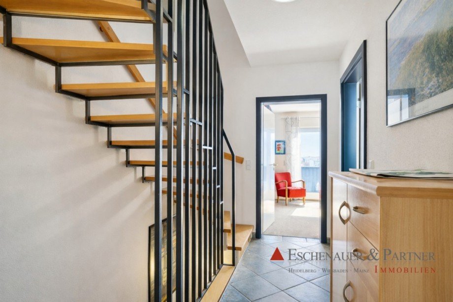 Flur OG Reihenmittelhaus Wiesbaden / Erbenheim