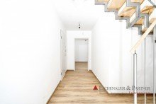 Flur Gem�tliche Dachgeschoss-Maisonette-Wohnung mit Balkon nahe dem historischen Altstadtkern