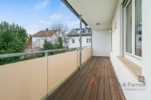 Balkon Freistehendes Einfamilienhaus in Wiesbaden mit sch�nem gro�en Grundst�ck