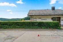 Au�enansicht Gro�es Ein- Zweifamilienhaus mit traumhafter Terrasse und Aussicht in Wilhelmsfeld!