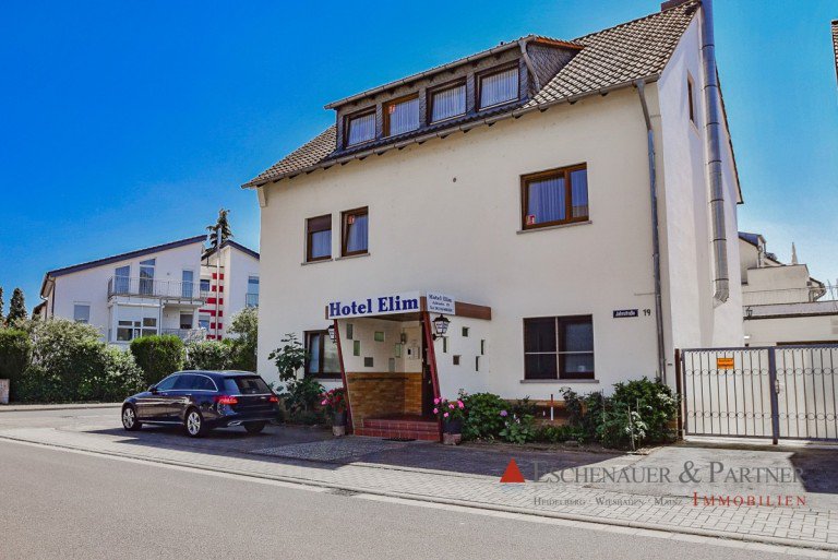 Ansicht Hochheim am Main Mehrfamilienhaus Entwicklung zum MFH oder Weiterf�hrung als Hotel! Sehr gute Lage von Hochheim am Main!