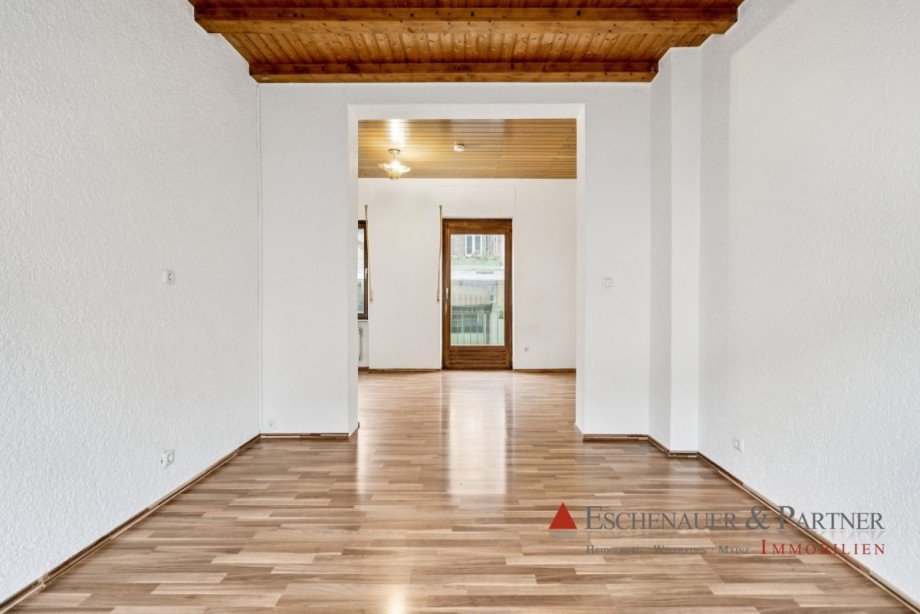 Wohnzimmer EG Zweifamilienhaus Wiesbaden
