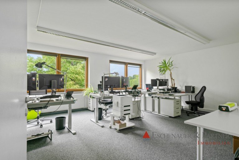 B�roraum Wiesbaden B�rofl�che Gepflegtes und modernisiertes B�rogeb�ude mit gro�er Bertreiberwohnung in guter Lage von Wiesbaden