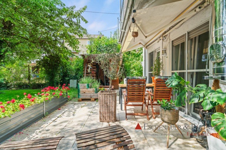 Terrasse Hinterhaus Wiesbaden / Schierstein Einfamilienhaus EFH + 3FH zum Eigennutz f�r die gro�e Familie oder zum Vermieten in Wiesbaden Schierstein!