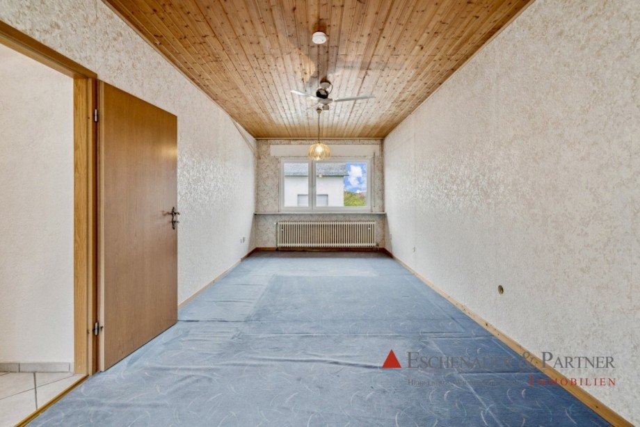 Schlafzimmer OG Zweifamilienhaus Wiesbaden