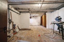Keller (aktueller Zustand) DAS BAUERNHAUS-PROJEKT - Individuelles Einfamilienhaus mit Potential in Heidelberg-Handschuhsheim