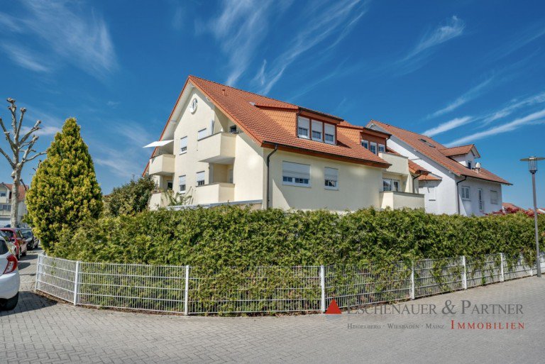 Ansicht Schwetzingen Dachgeschosswohnung TOP KAPITALANLAGE - Vermietete 1 ZKB mit 2 TG-Stellpl�tzen in Premiumlage von Schwetzingen