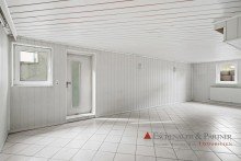 Wohnzimmer ELW Freistehendes Einfamilienhaus in Wiesbaden mit sch�nem gro�en Grundst�ck