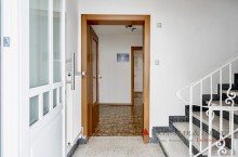 Treppenhaus Freistehendes Einfamilienhaus in Wiesbaden mit sch�nem gro�en Grundst�ck