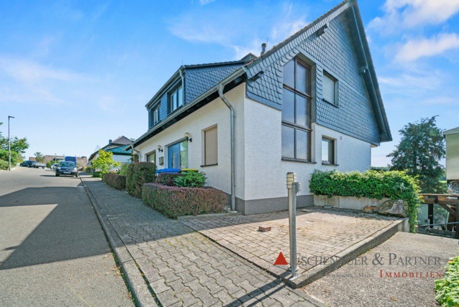 Hausansicht Zweifamilienhaus Taunusstein