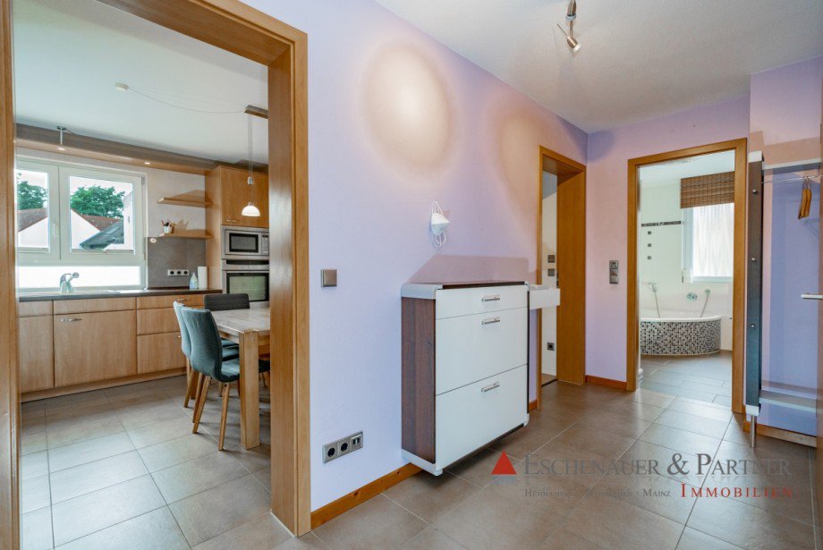 Flur EG Maisonettewohnung Fl�rsheim am Main