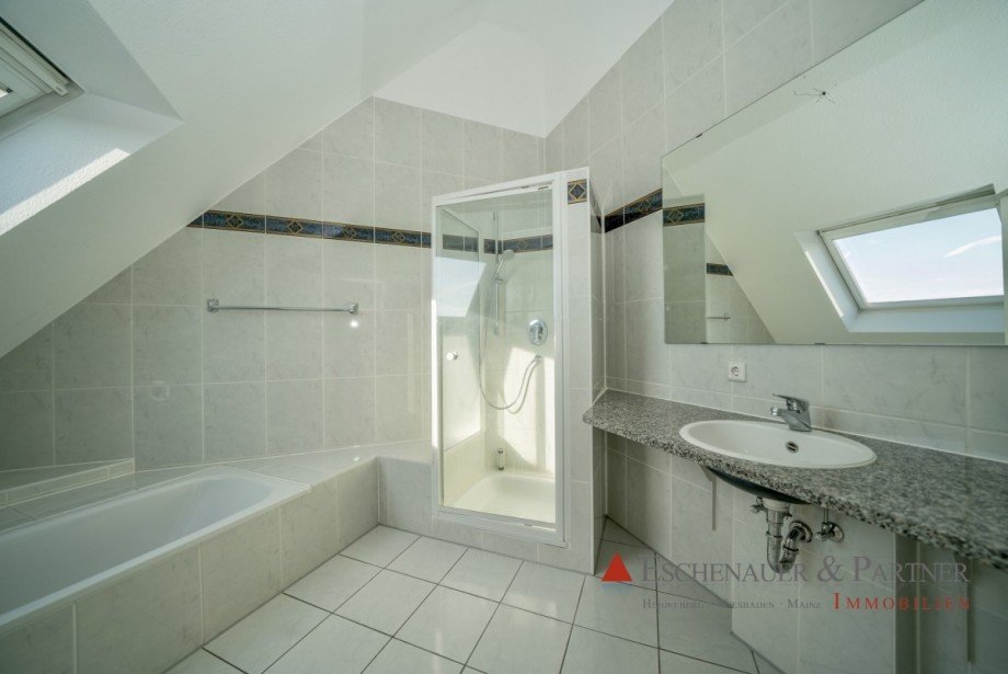 Bad Dachgeschosswohnung Schwetzingen