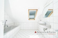 Badezimmer Gem�tliche Dachgeschoss-Maisonette-Wohnung mit Balkon nahe dem historischen Altstadtkern