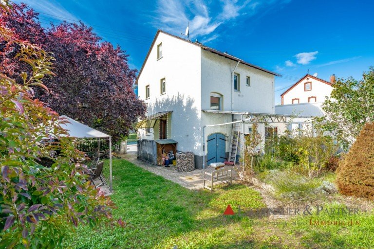 Ansicht Oestrich-Winkel Zweifamilienhaus Zweifamilienwohnhaus f�r die gro�e Familie im Ortskern von Oestrich-Winkel