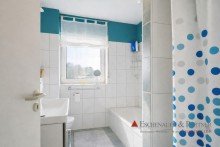 Badezimmer OG Ein Ort zum Wachsen, Lachen und Zuhause sein - einzugsbereites RMH in Wiesbaden-Erbenheim
