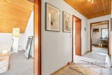 Flur WOHNIDYLLE IM GR�NEN - Gro�es Einfamilienhaus mit viel Potential