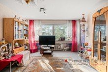 Wohnzimmer WOHNUNG MIT VIEL POTENTIAL - Renovierungsbed�rftige 3 ZiKB mit Balkon, PKW-Stellplatz und Aufzug