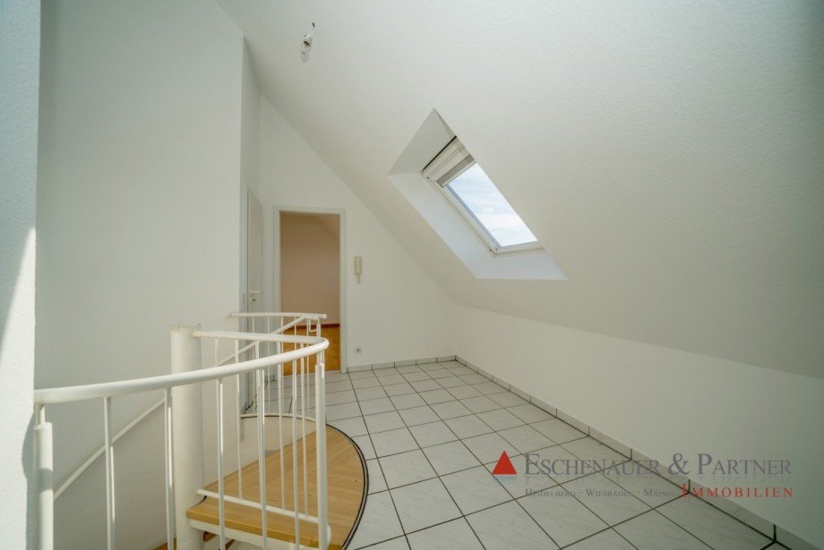 Flur oben Dachgeschosswohnung Schwetzingen