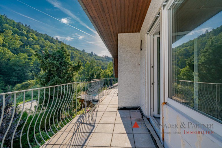 Balkon Hirschhorn Dachgeschosswohnung ERSTBEZUG NACH SANIERUNG - Helle 3 Zimmer Dachgeschosswohnung in kleinem Mehrfamilienhaus