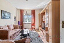 Wohnzimmer (2. OG rechts) Gepflegtes Mehrfamilienhaus mit freundlicher und selbstst�ndiger Mieterstruktur