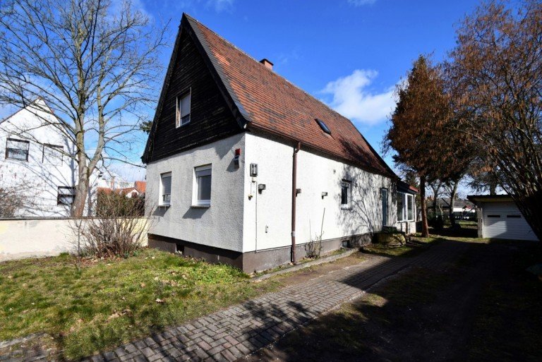 Ansicht Maxdorf Einfamilienhaus Rustikales EFH auf riesigem Grundst�ck in Maxdorf - Kurze Wege nach Ludwigshafen und Mannheim