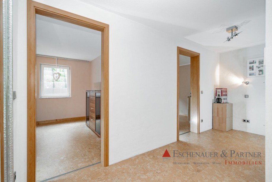 Flur UG Maisonettewohnung Fl�rsheim am Main