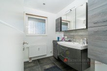 Bad 3 Familienhaus mit gro�er EG-Wohnung zur Selbstnutzung in Mainz Kostheim!